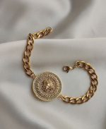 دستبند ورساچه زنانه طلایی رنگ ثابت - Versace